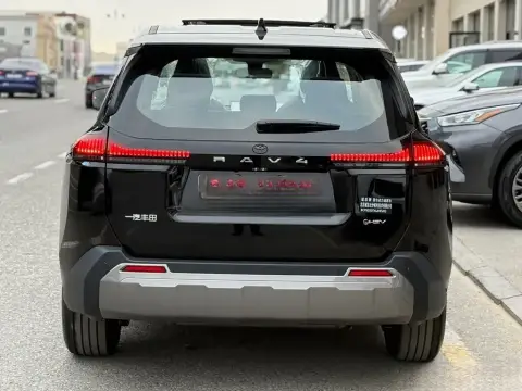 Toyota RAV4 2026 — миниатюра 2