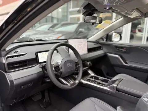 Toyota RAV4 2026 — миниатюра 6