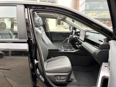 Toyota RAV4 2026 — миниатюра 8