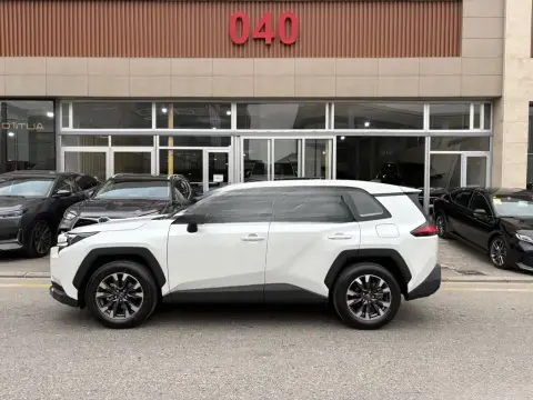 Toyota RAV4 2026 — миниатюра 3