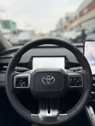 Toyota RAV4 2026 — миниатюра 10