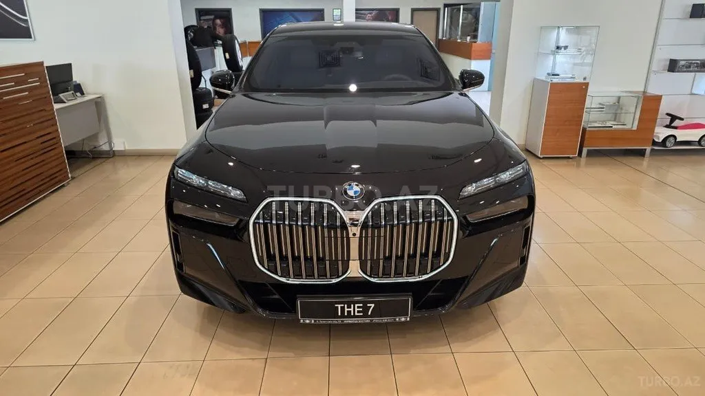 BMW 740 2026 — фото 1 из 10