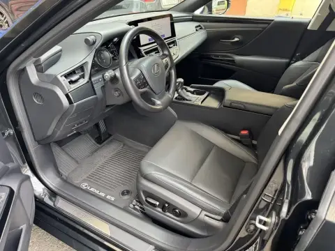 Lexus ES 300h 2025 — миниатюра 9