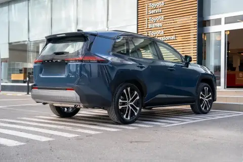 Toyota RAV4 2026 — миниатюра 9