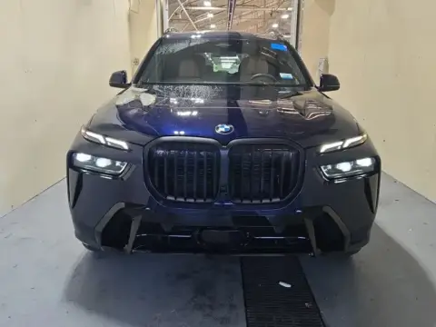 BMW X7 2025