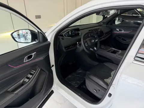 Changan Qiyuan Q05 2025 — миниатюра 8