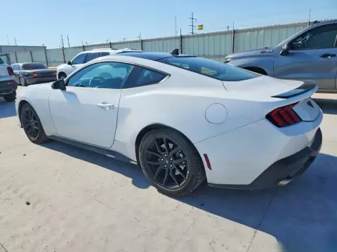 Ford Mustang 2025 — миниатюра 6