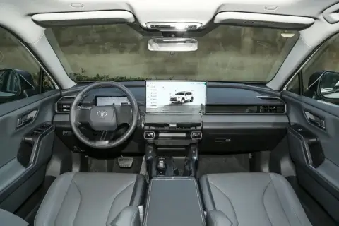 Toyota RAV4 2026 — миниатюра 10
