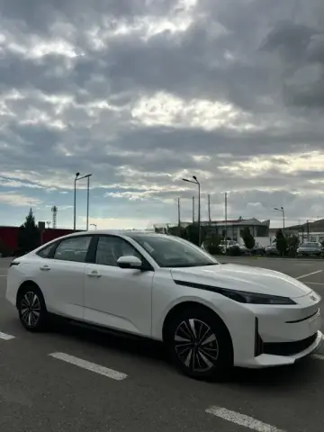 Changan Qiyuan A05 2025 — миниатюра 5