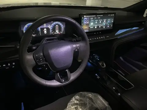 Toyota Camry 2025 — миниатюра 7