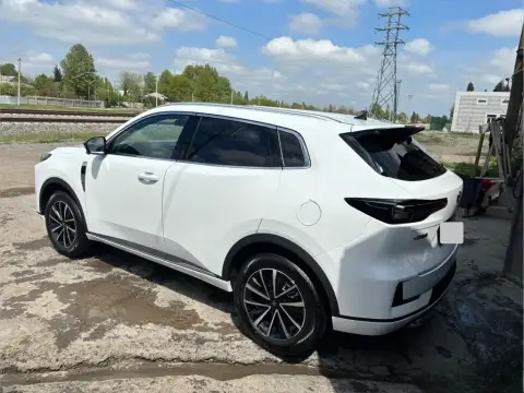 Changan Qiyuan Q05 2025 — миниатюра 8