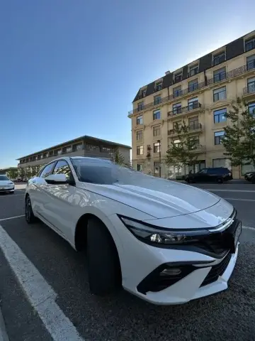 Hyundai Elantra 2025 — миниатюра 2