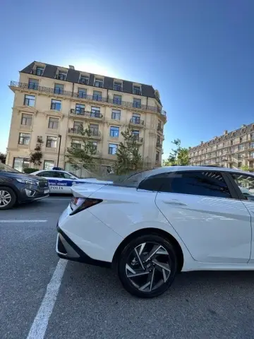 Hyundai Elantra 2025 — миниатюра 6