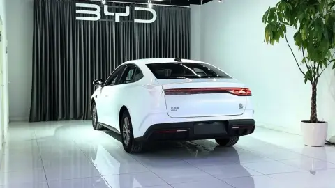BYD Qin L 2025 — миниатюра 2