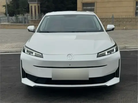 Changan Qiyuan A05 2025 — миниатюра 1