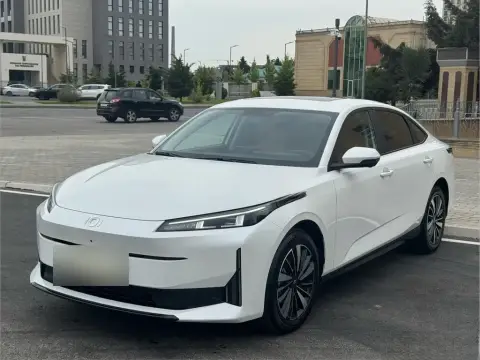 Changan Qiyuan A05 2025 — миниатюра 3
