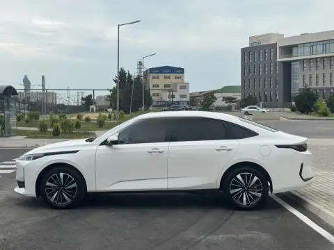 Changan Qiyuan A05 2025 — миниатюра 5