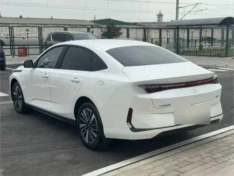 Changan Qiyuan A05 2025 — миниатюра 7