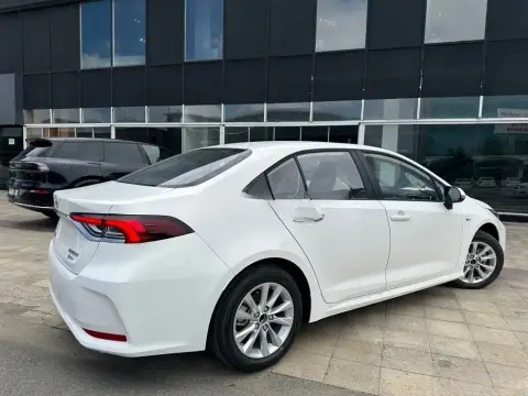Toyota Corolla 2025 — миниатюра 7