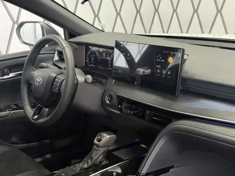 Toyota Camry 2026 — миниатюра 8
