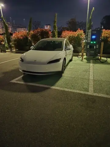 Tesla Model 3 2025 — миниатюра 8