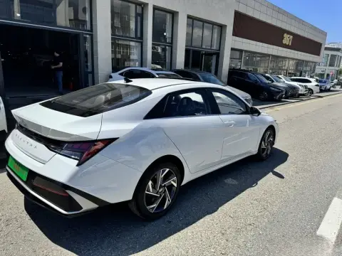 Hyundai Elantra 2026 — миниатюра 5