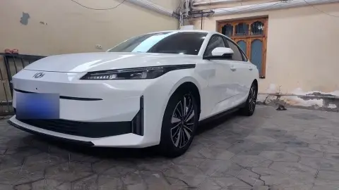 Changan Qiyuan A05 2025 — миниатюра 2