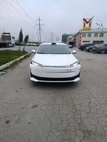 Changan Qiyuan A05 2025 — миниатюра 2