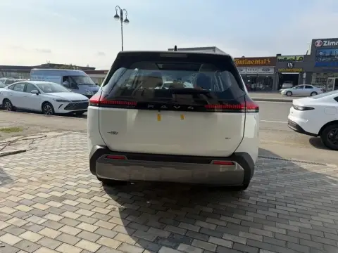 Toyota RAV4 2026 — миниатюра 2