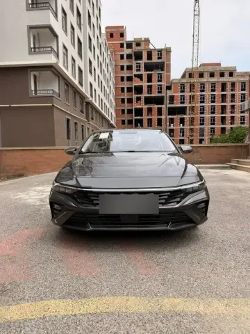 Hyundai Elantra 2026 — миниатюра 1