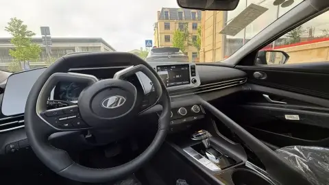 Hyundai Elantra 2026 — миниатюра 8
