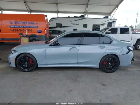BMW 330 2025 — миниатюра 8