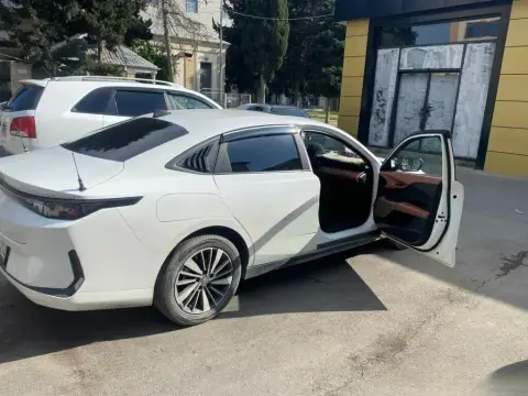 Changan Qiyuan A05 2025 — миниатюра 9