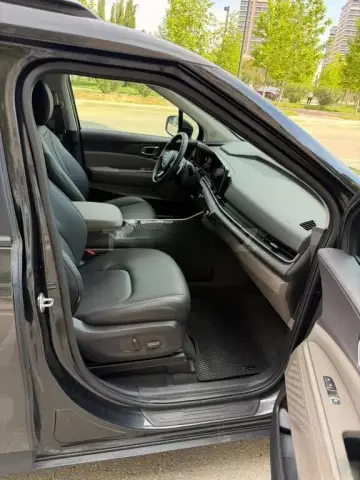 Kia Carnival 2025 — миниатюра 8