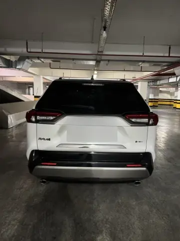 Toyota RAV4 2025 — миниатюра 2
