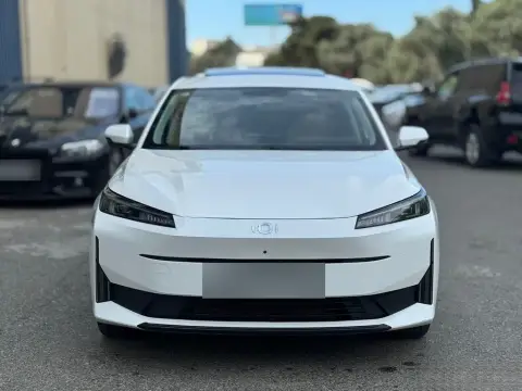 Changan Qiyuan A05 2025 — миниатюра 2
