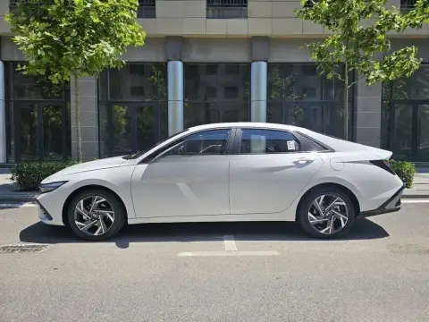 Hyundai Elantra 2026 — миниатюра 2
