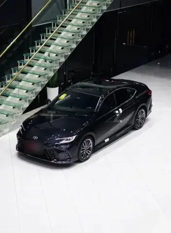 Toyota Camry 2026 — миниатюра 1