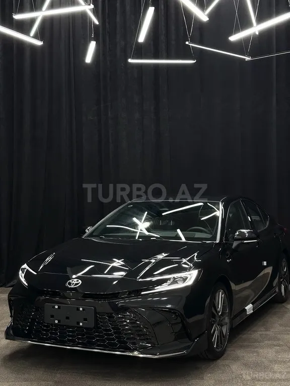Toyota Camry 2025 — фото 1 из 10