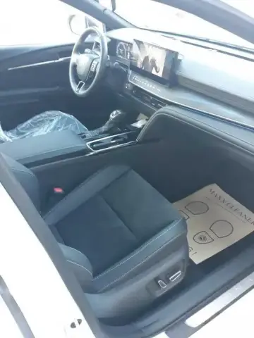 Toyota Camry 2025 — миниатюра 8