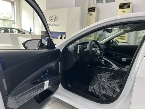 Hyundai Elantra 2026 — миниатюра 8