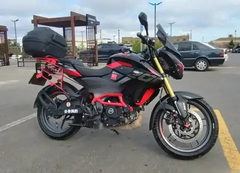 Bajaj Pulsar NS 200 2025