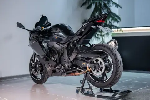 Kawasaki ZXR 400 2025 — миниатюра 6