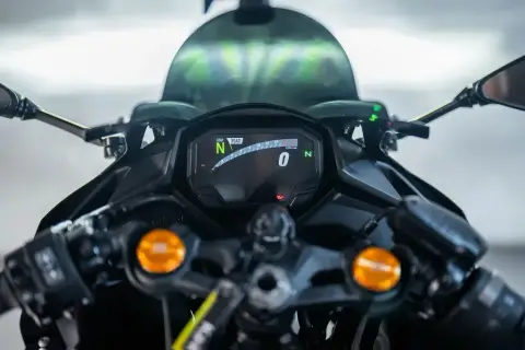 Kawasaki ZXR 400 2025 — миниатюра 7