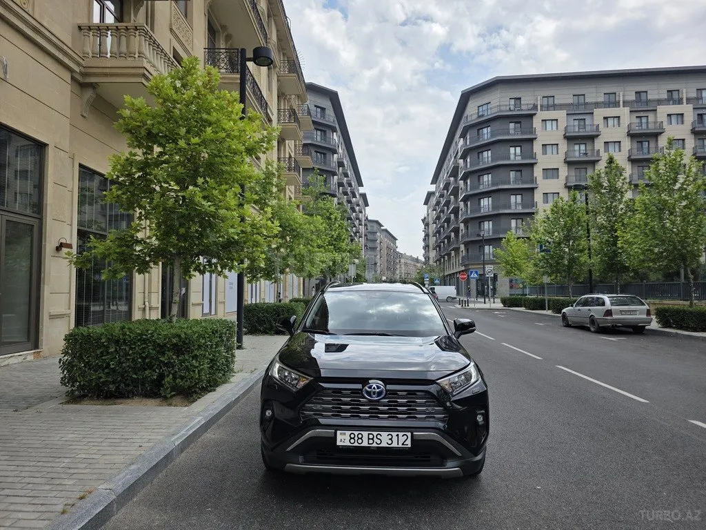 Toyota RAV4 2025 — фото 1 из 10