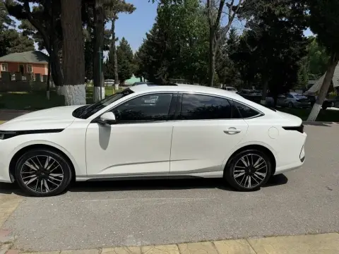 Changan Qiyuan A05 2025 — миниатюра 2