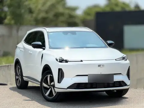 Changan Qiyuan Q05 2025 — миниатюра 2