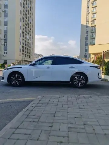 Changan Qiyuan A05 2025 — миниатюра 8