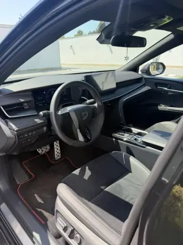 Toyota Camry 2025 — миниатюра 8