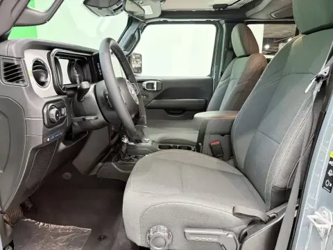 Jeep Wrangler 2025 — миниатюра 8